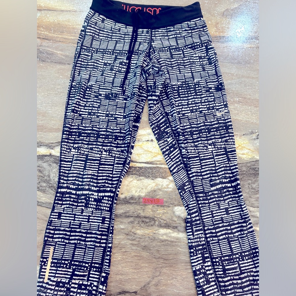 Nike Capri Length Leggings- Size: XSmall